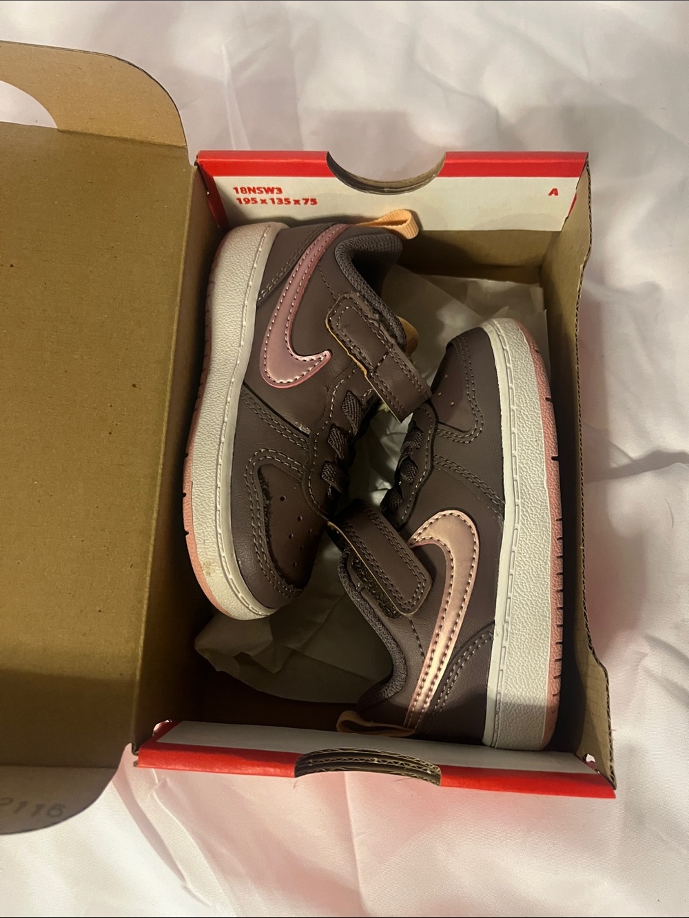Nike Kids Low-Top Sneakers in Brown and Pink